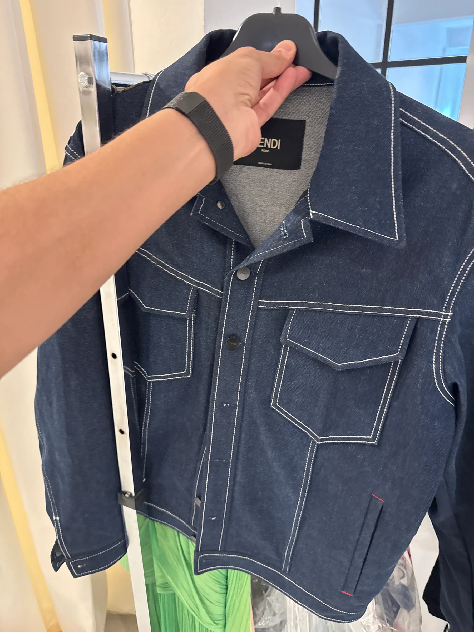 Fendi Mania Logolu Lacivert Denim Ceket (gemini+nanobanana pro) görsel 6