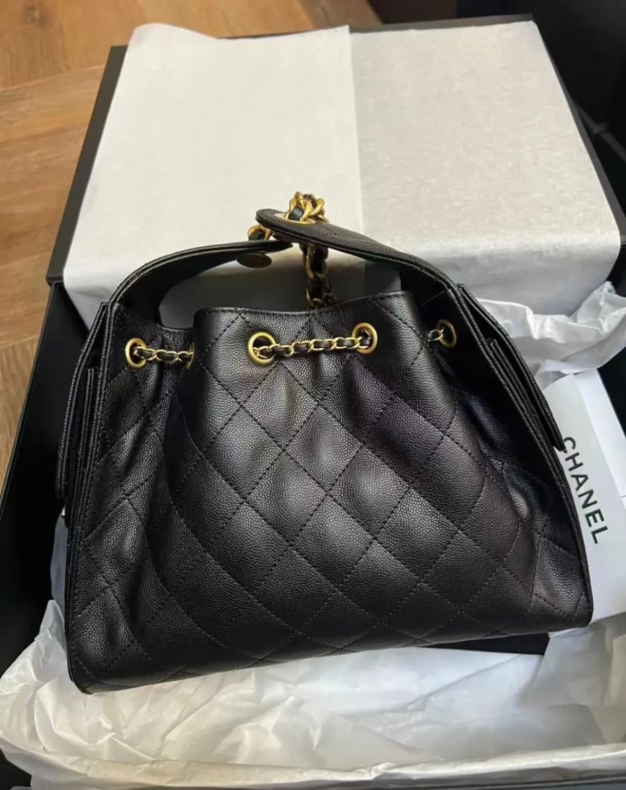 Chanel Drawstring Bucket Kapitone Deri Siyah Omuz Çantası (GPT5.5) görsel 2